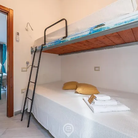 Pinus Village Coastal Hideway בית נופש *