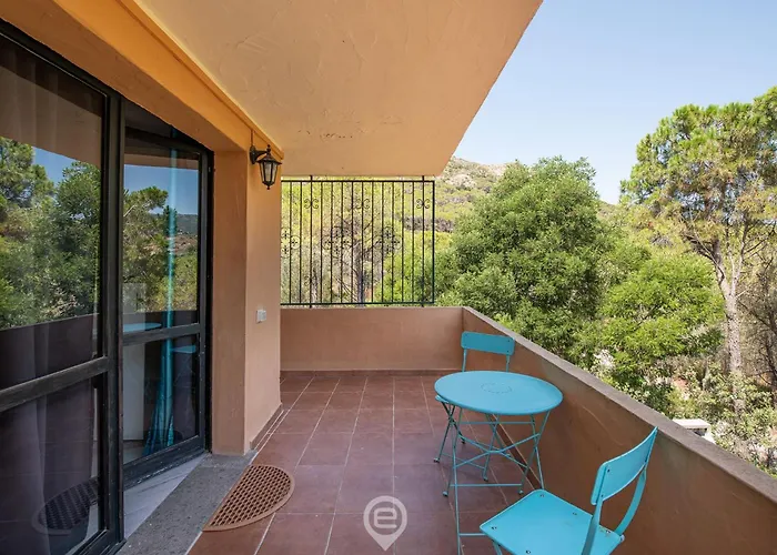 Pinus Village Coastal Hideway 度假居